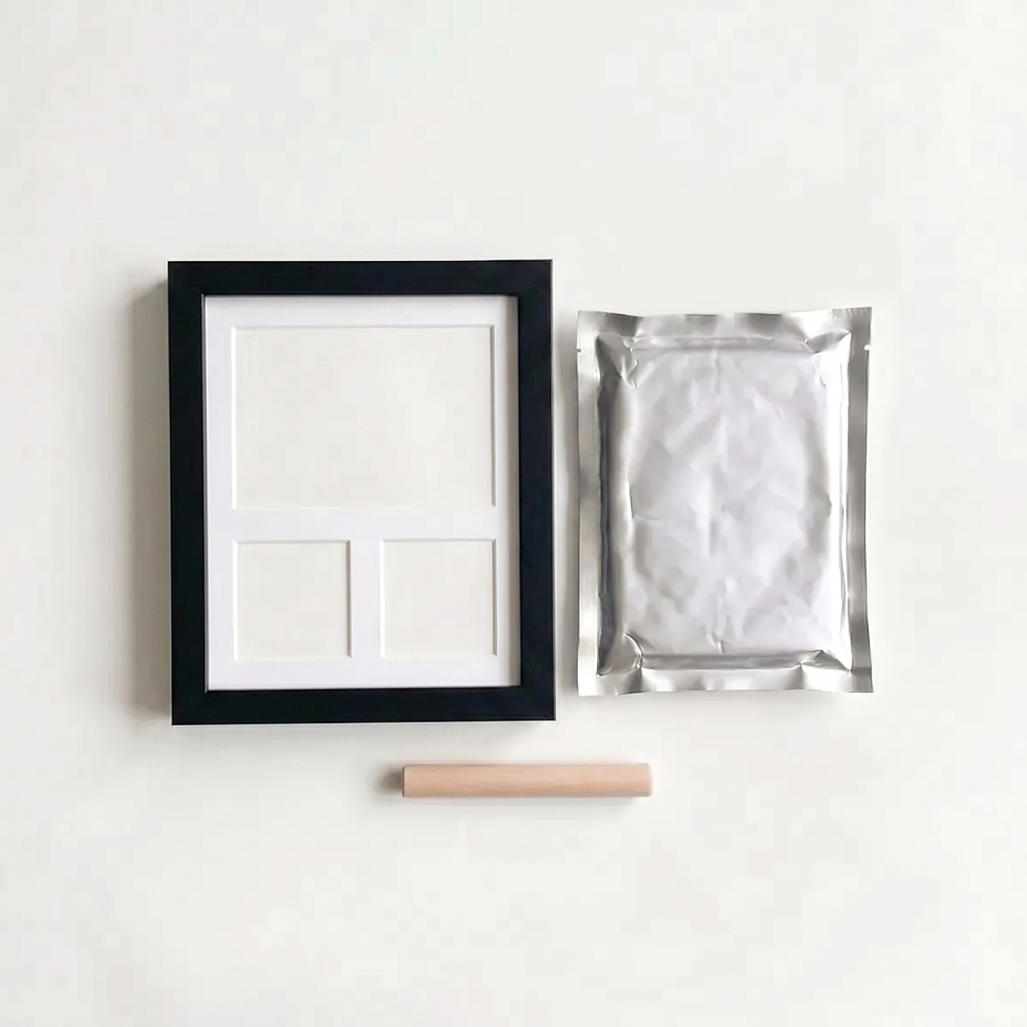 Black Frame & Clay